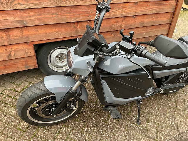 Luqi hl6 pro motorfiets - afbeelding 18 van  22