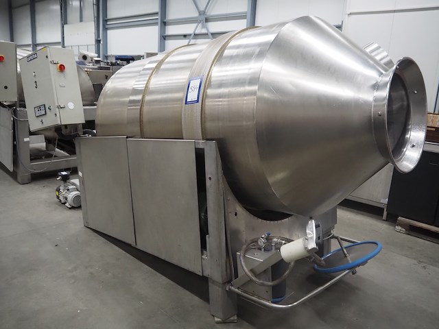 Lutetia - afbeelding 1 van  18