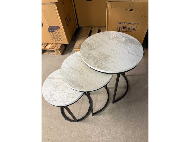 Luxe driedelige bijzettafel - afbeelding 1 van  5