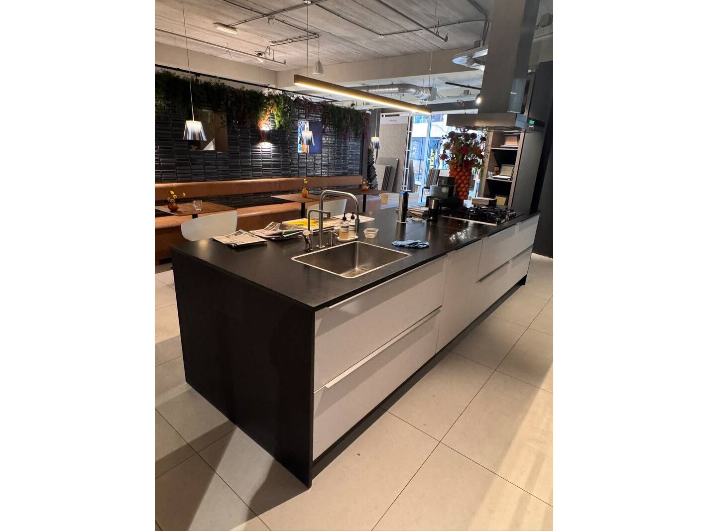 Luxe en complete showroom keuken