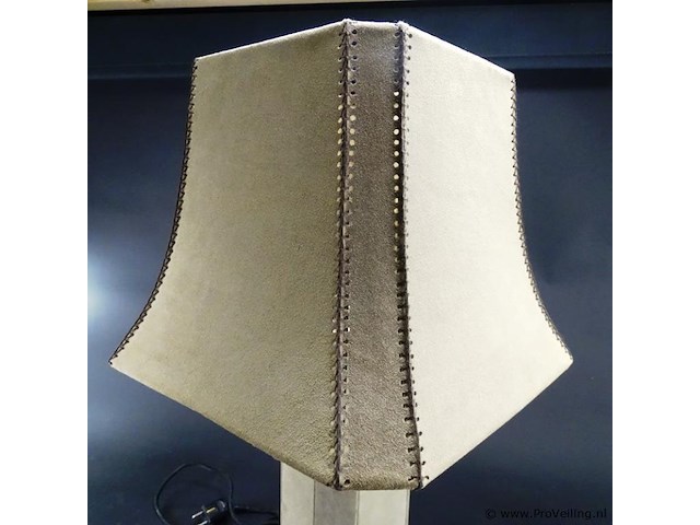 Luxe geheel lederen tafellamp - afbeelding 3 van  5