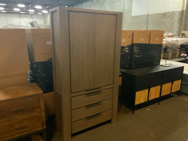 Luxe houten kast - afbeelding 1 van  8