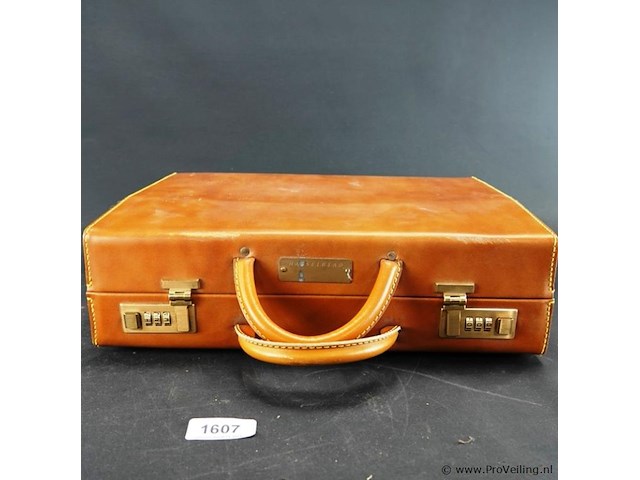 Luxe lederen hasselblatt attachekoffer - afbeelding 3 van  5