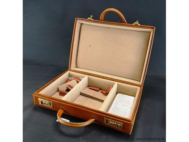 Luxe lederen hasselblatt attachekoffer - afbeelding 5 van  5