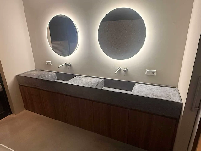 Luxe maatwerk - badmeubelset met natuurstenen dubbele wastafel – 312 x 90 cm - afbeelding 1 van  15