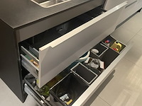 Luxe showroomkeuken, eggersmann | siemens, black oak | fronten glans wit en mat wit, 2015 - afbeelding 3 van  51