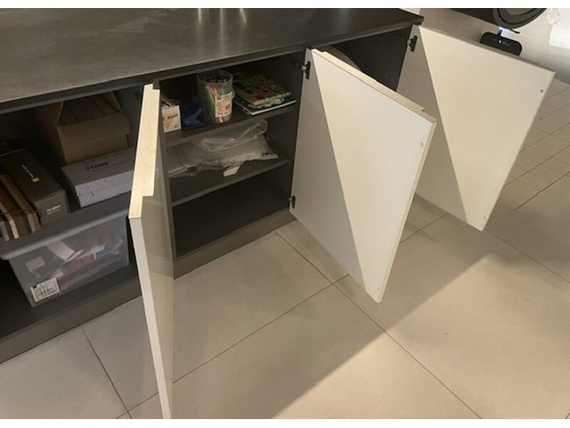 Luxe showroomkeuken, eggersmann | siemens, black oak | fronten glans wit en mat wit, 2015 - afbeelding 8 van  51
