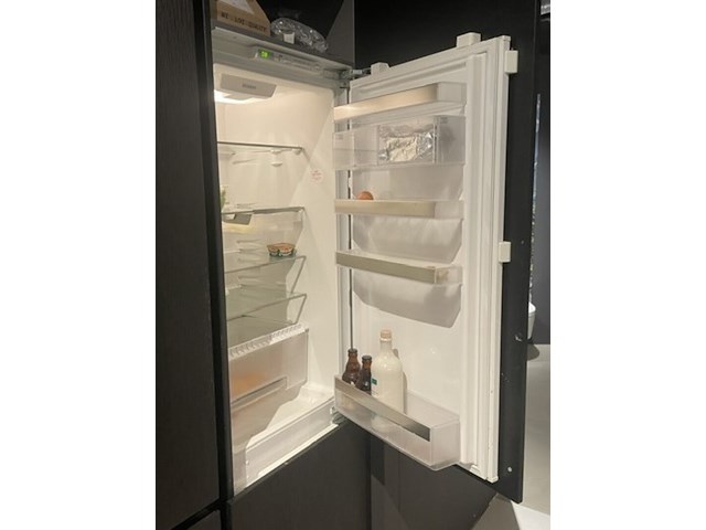 Luxe showroomkeuken, eggersmann | siemens, black oak | fronten glans wit en mat wit, 2015 - afbeelding 17 van  51