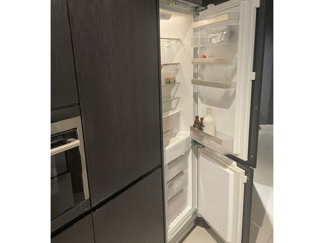 Luxe showroomkeuken, eggersmann | siemens, black oak | fronten glans wit en mat wit, 2015 - afbeelding 19 van  51