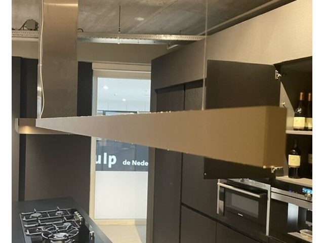 Luxe showroomkeuken, eggersmann | siemens, black oak | fronten glans wit en mat wit, 2015 - afbeelding 32 van  51