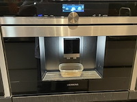 Luxe showroomkeuken, eggersmann | siemens, black oak | fronten glans wit en mat wit, 2015 - afbeelding 44 van  51