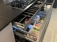 Luxe showroomkeuken, eggersmann | siemens, black oak | fronten glans wit en mat wit, 2015 - afbeelding 50 van  51