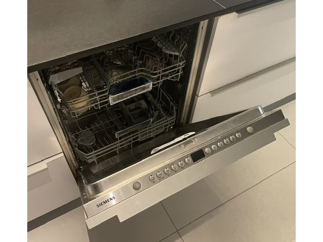 Luxe showroomkeuken, eggersmann | siemens, black oak | fronten glans wit en mat wit, 2015 - afbeelding 51 van  51