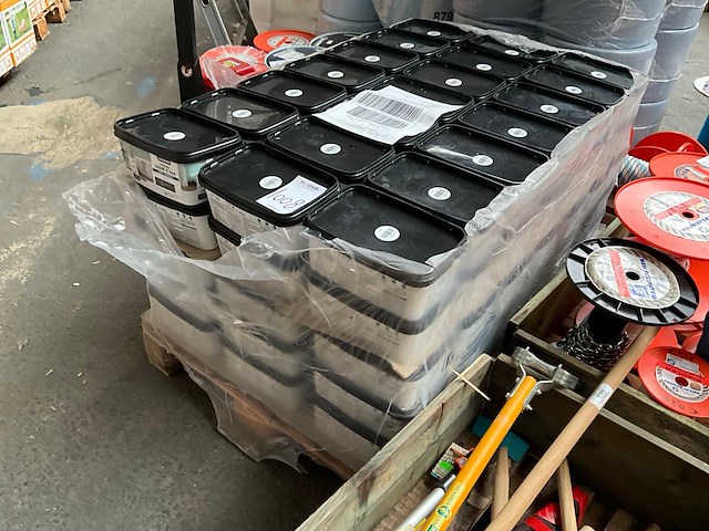 Luxens granit 2 pallet verf - afbeelding 2 van  7