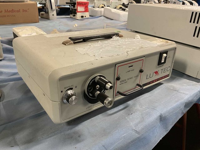Luxtec 9000 xenon light source - afbeelding 1 van  7