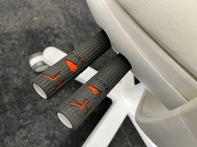 Luxy bea - design bureaustoel - studio fuksa's - afbeelding 4 van  4