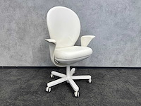 Luxy bea - design bureaustoel - studio fuksa's - afbeelding 1 van  11