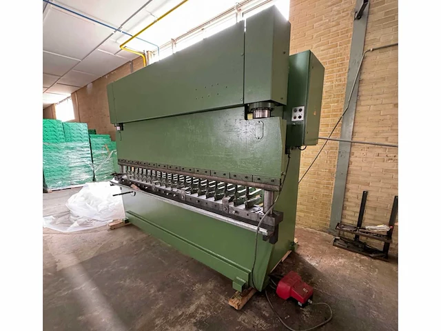 Lvb vrb 42-48kg mm2 kantbank - afbeelding 1 van  21