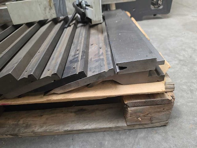 Lvd - 1997 - ppeb 135/30 mnc 95c - cnc-kantbank - afbeelding 11 van  13