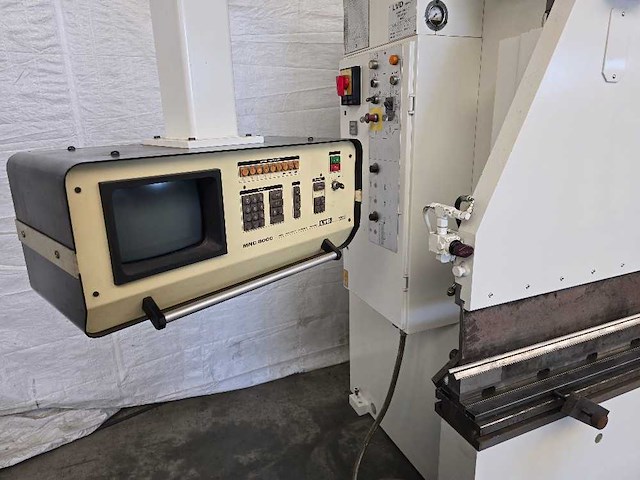 Lvd - ppn 150 40 mnc - cnc kantbank - 1983 - afbeelding 7 van  14