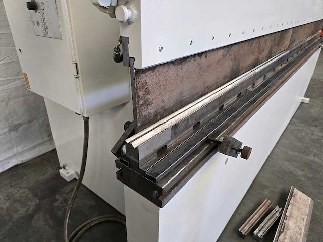 Lvd - ppn 150 40 mnc - cnc kantbank - 1983 - afbeelding 9 van  14