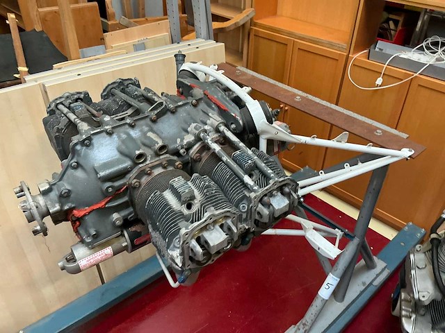 Lycoming vliegtuigmotor - afbeelding 11 van  16