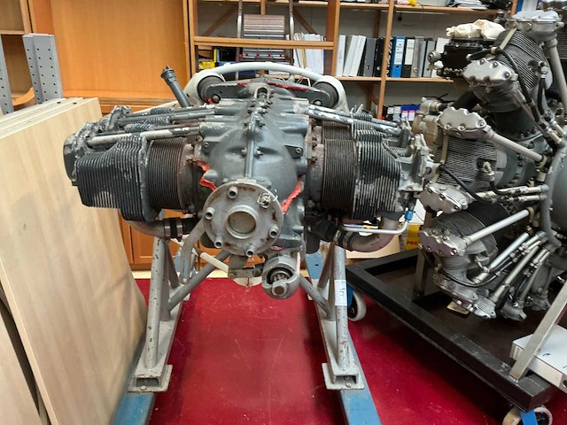 Lycoming vliegtuigmotor - afbeelding 12 van  16