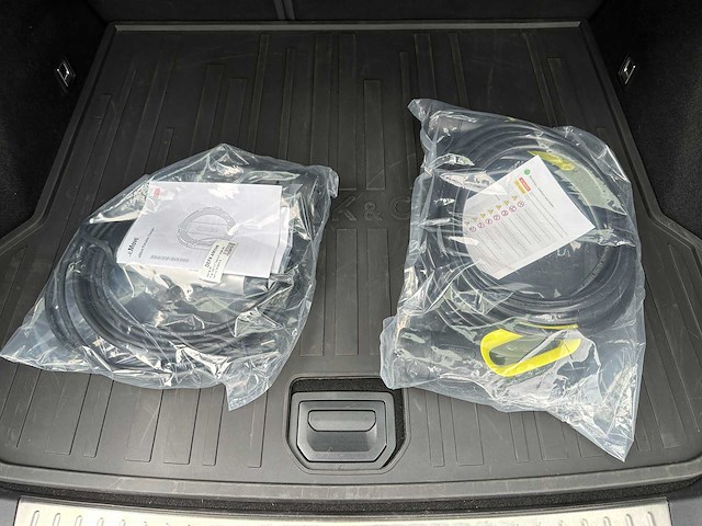 Lynk & co 01 phev 7dcth 132kw 261pk 2023 - afbeelding 13 van  21