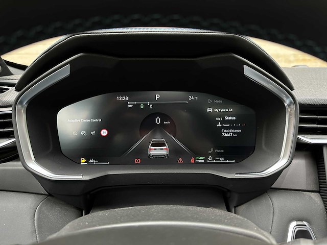 Lynk & co 01 phev 7dcth 132kw 261pk 2023 - afbeelding 24 van  50