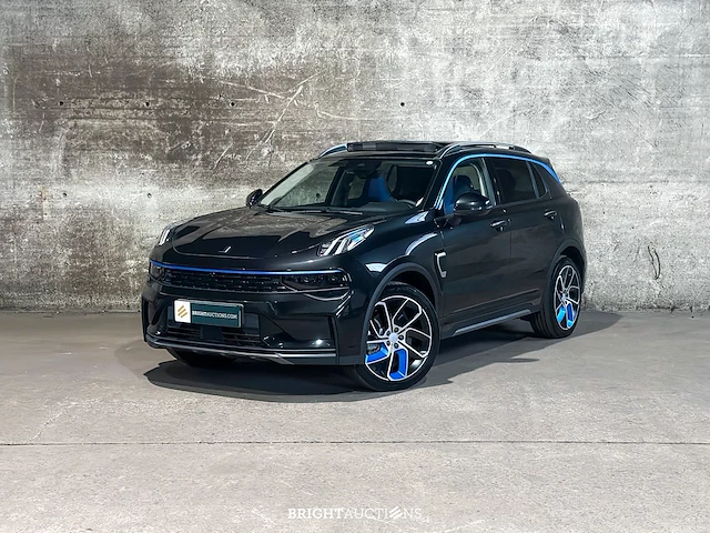 Lynk & co 01 phev 7dcth 132kw 261pk 2023 - afbeelding 1 van  44