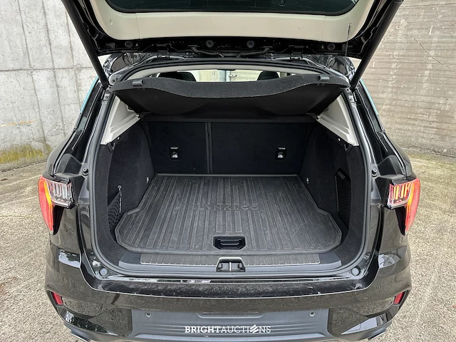 Lynk & co 01 phev 7dcth 132kw 261pk 2023 - afbeelding 32 van  44