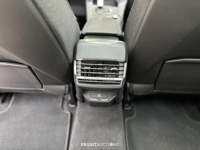 Lynk & co 01 phev 7dcth 132kw 261pk 2023 - afbeelding 30 van  44