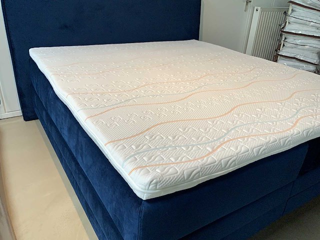 M-line gelfoam met latex topper b180 x l210 cm - afbeelding 5 van  11