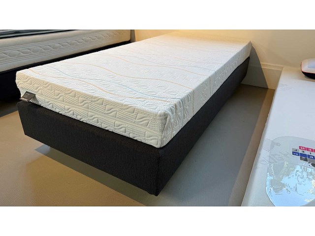 M-line superbe firm talalay latex anti-allergic matras b90 x l200cm - afbeelding 3 van  17