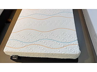 M-line superbe medium talalay latex anti-allergic matras b100 x l200cm - afbeelding 9 van  17