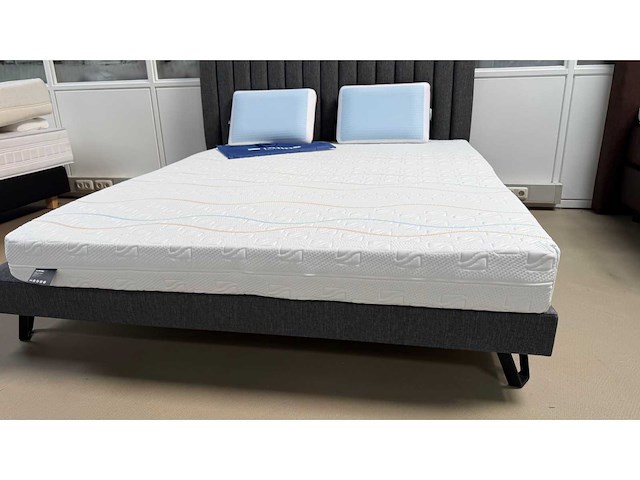 M-line superbe medium talalay latex anti-allergic matras b160 x l200cm - afbeelding 5 van  24