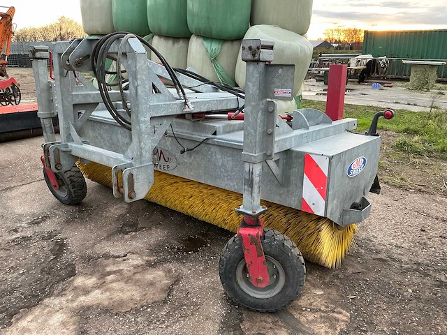 M sweep veegmachine - afbeelding 1 van  20