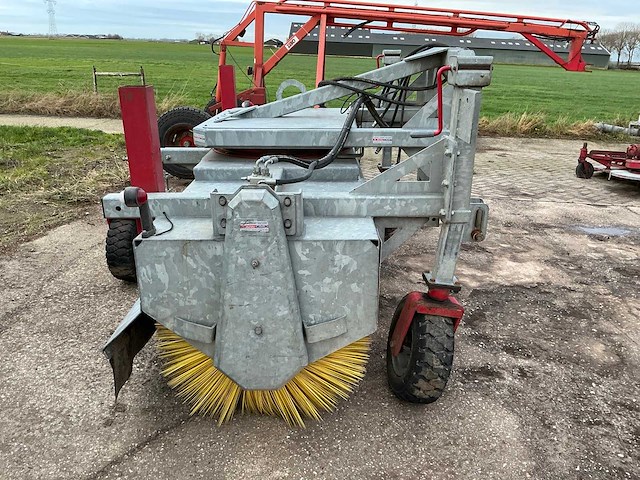 M sweep veegmachine - afbeelding 15 van  20