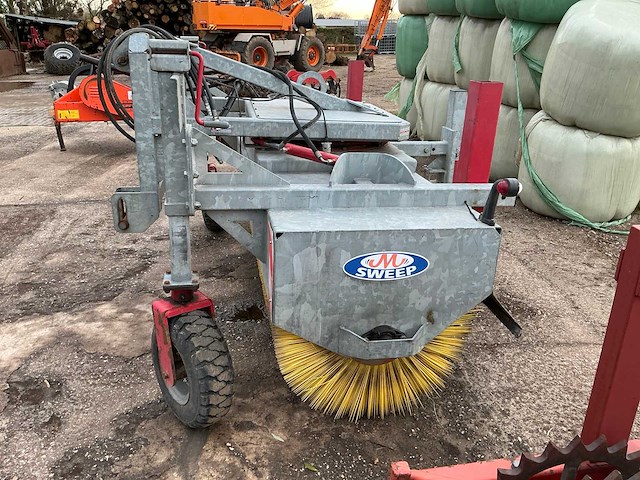 M sweep veegmachine - afbeelding 19 van  20