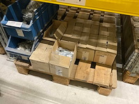 M8x80 slotbout met moer (1500x) - afbeelding 1 van  5