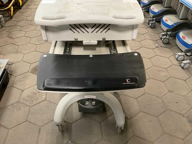 M&a hospital cart computer monitor - afbeelding 4 van  9
