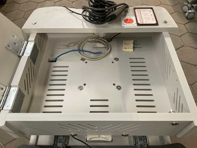 M&a hospital cart computer monitor - afbeelding 8 van  11