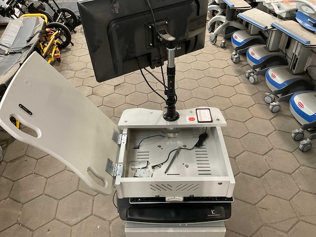 M&a hospital cart computer monitor - afbeelding 7 van  11