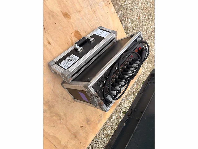 Ma lighting - dmx booster in flight case - light mixing console - afbeelding 1 van  3