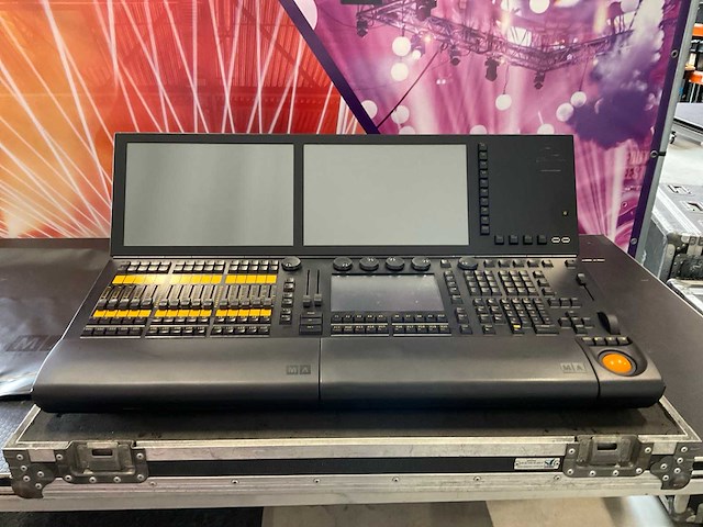 Ma lighting grand ma2 light-console lichtmengtafel - afbeelding 1 van  11