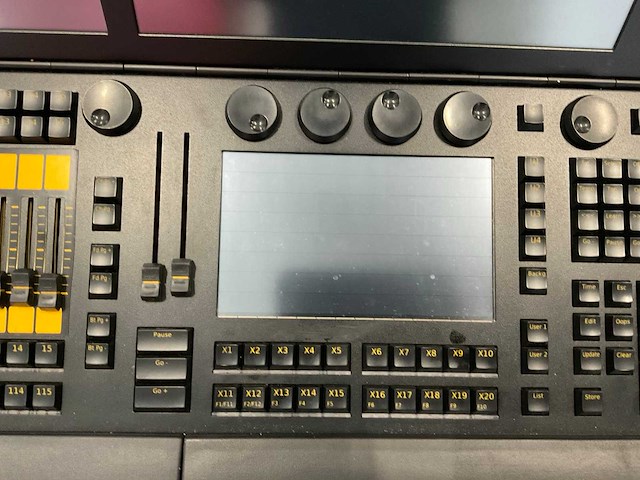 Ma lighting grand ma2 light-console lichtmengtafel - afbeelding 7 van  11