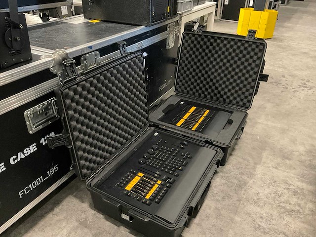 Ma lightning onpc command / fader wing stuurtafel (2x) - afbeelding 1 van  14