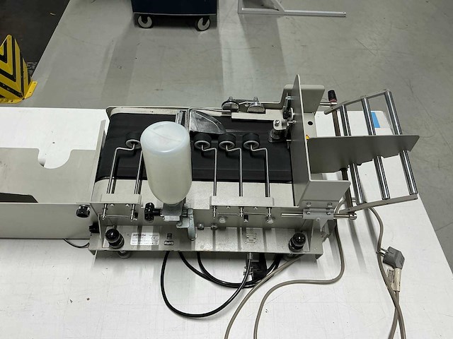 Maag ch-8134 enveloppen sluitmachine - afbeelding 4 van  6
