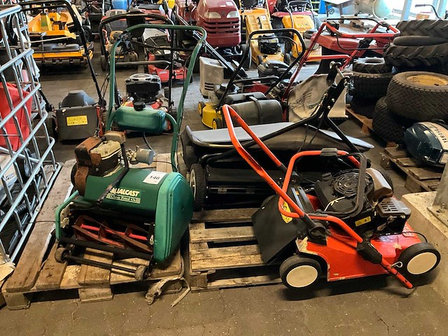 Maaimachines + toebehoren - afbeelding 1 van  7