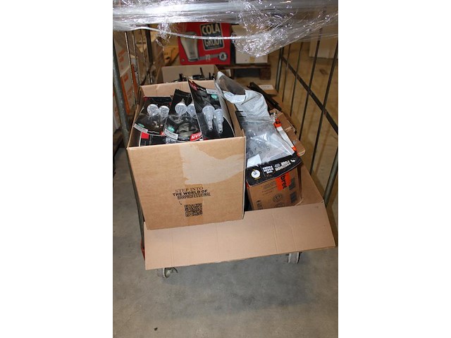 Maatschenkers en non-drip houders in 5 dozen. - afbeelding 2 van  3